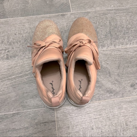 Qupid womens sneakers pink with rose gold sparkle on toes and heel size 8 - Picture 3 of 13